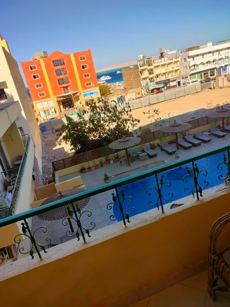 Меблированная квартира с видом на море в самом центе Хургады рядом с пляжем. Зеленый контракт 