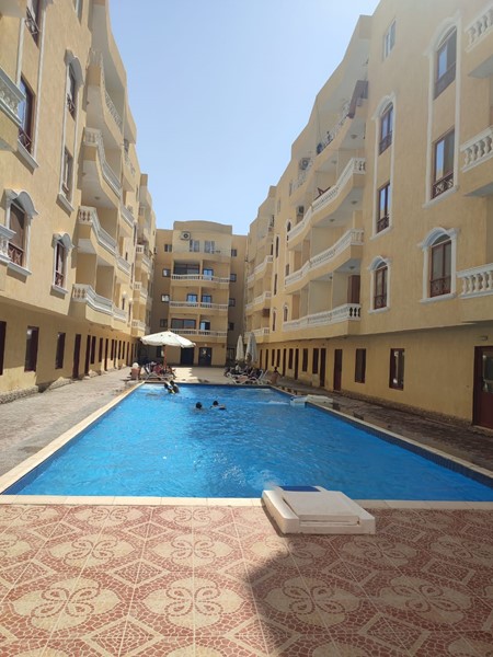 Immobilien in Hurghada. Schöne 1-Schlafzimmer-Wohnung in Anlage mit Pool in der Nähe des Meeres, Al 