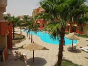 Möblierte 2BD-Wohnung mit privatem Dach in Hurghada, Mubarak 6 mit Pool. Am Meer