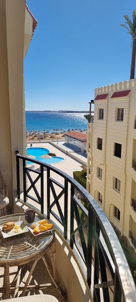 Side Sea View 2BD apartment for sale in Sahl Hasheesh in 1St line project Palm Beach Piazza