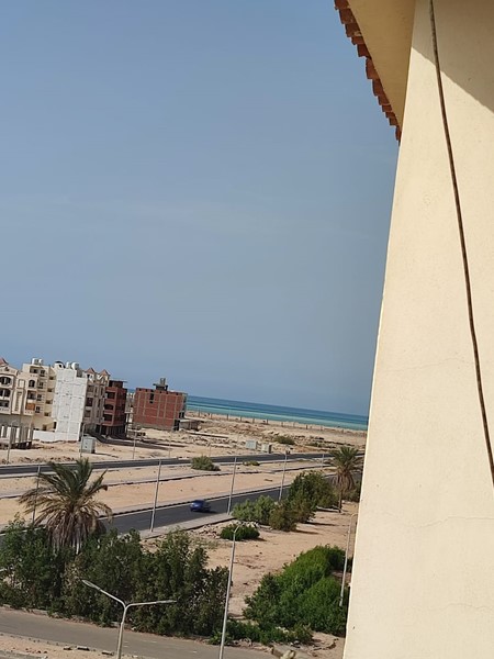 Fertige 2BD-Wohnung in Hurghada, Mubarak 11. In der Nähe eines öffentlichen freien Strandes.