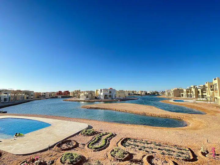 Erstaunliche Wohnung 1bd, Anlage Tawila el Gouna, erste Linie, Blick auf die Lagune und den Pool
