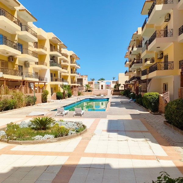 Immobilien in Hurghada. 1BD-Wohnung in Sky 2, Al Ahyaa, Hurghada, mit privatem Pool, auf der anderen