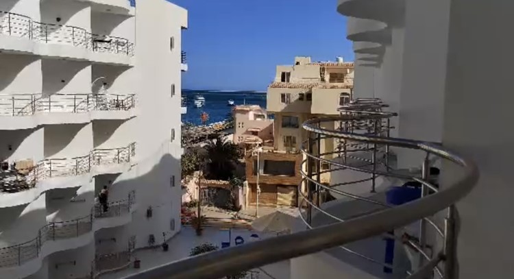 Недвижимость в Хургаде у моря: меблированная студия в Даймонд Резорт Хургада, начало Променада Мамша