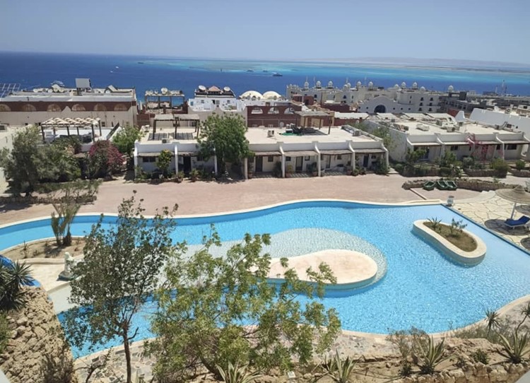 Престижная недвижимость в Хургаде — (1+1) квартира в Мастаба Хургада с балконом и видом на море