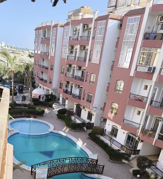 Neu möblierte 2-Zimmer-Wohnung mit Meer- und Poolblick zum Verkauf in Hurghada Desert Pearl Compound