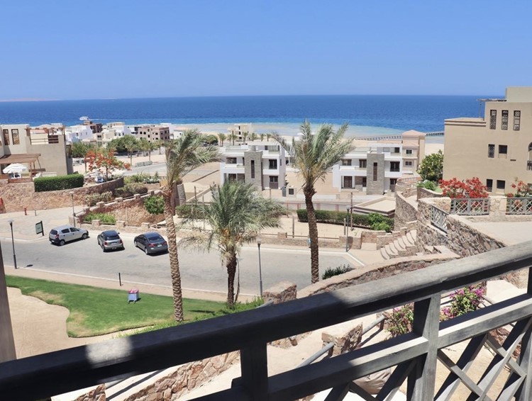 Azzurra (Аззурра) Сахл Хашиш. Меблированная, односпальная квартира с видом на море в Аззурра